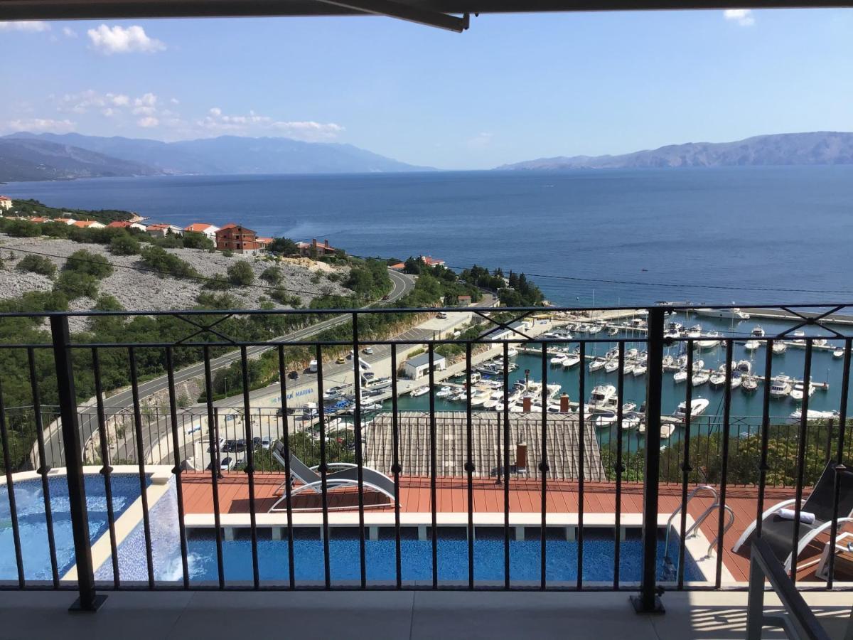 Apartments Villa Manda Novi Vinodolski Buitenkant foto