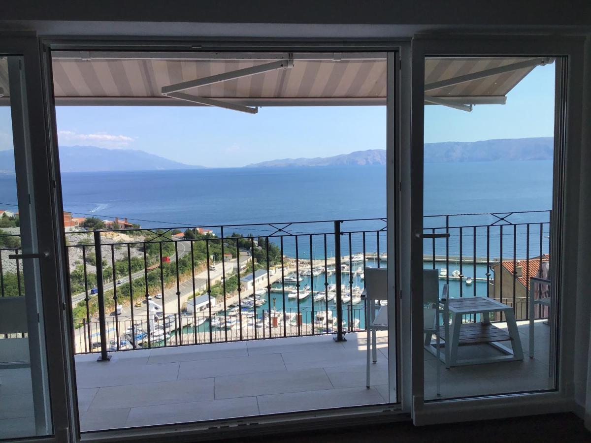 Apartments Villa Manda Novi Vinodolski Buitenkant foto