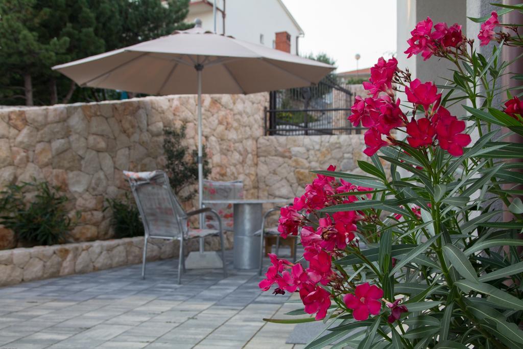 Apartments Villa Manda Novi Vinodolski Buitenkant foto