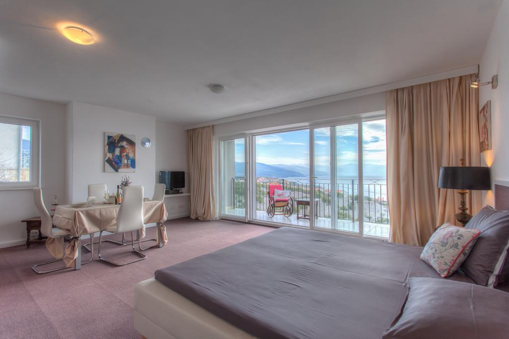 Apartments Villa Manda Novi Vinodolski Kamer foto