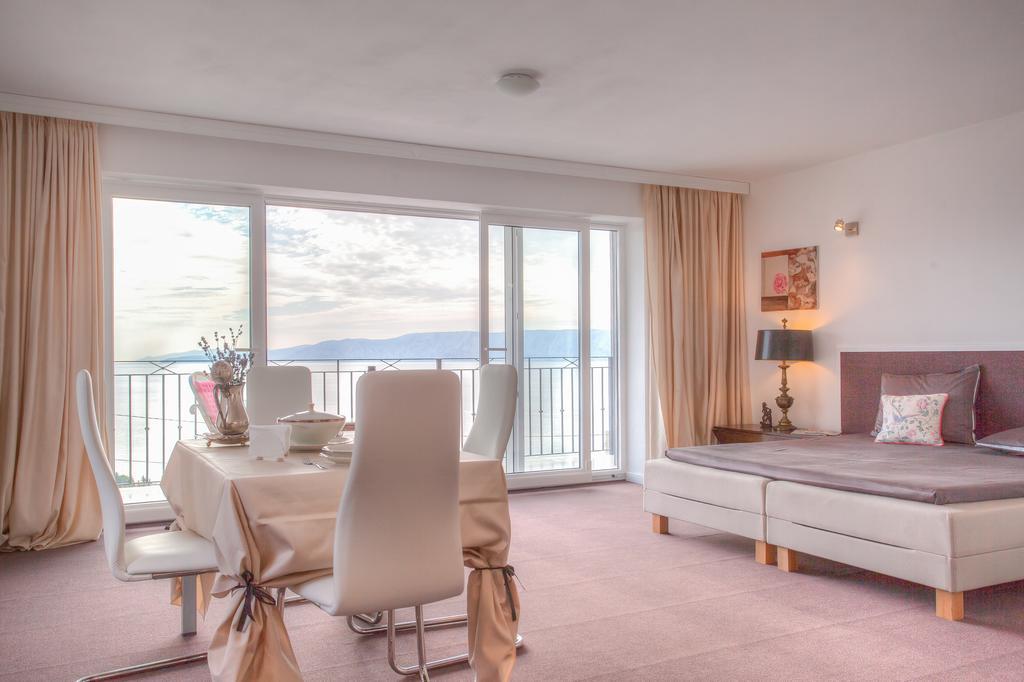 Apartments Villa Manda Novi Vinodolski Buitenkant foto