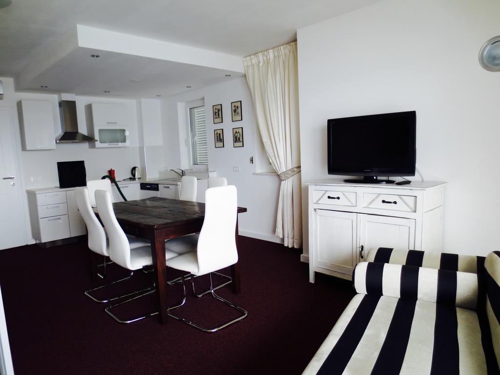 Apartments Villa Manda Novi Vinodolski Buitenkant foto